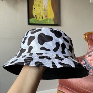 BNWOT reversible bucket hat with cow print